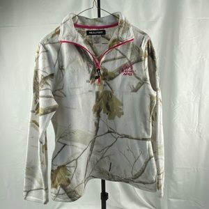 Half zip real tree women’s pull over! Comes from a smoke free home!